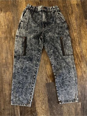BDG Blue Acid Wash Denim Jeans / Size Medium / EUC